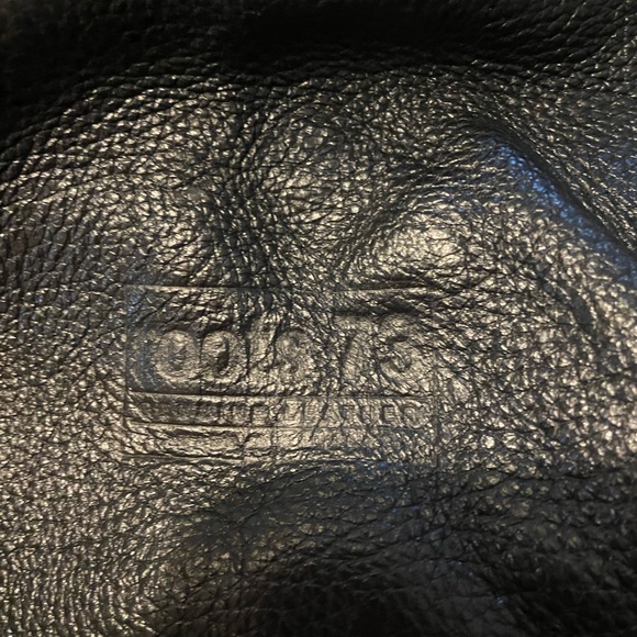 Roots Canada Black Pebbled Leather Crossbody Purse with adjustable strap - Picture 7 of 7